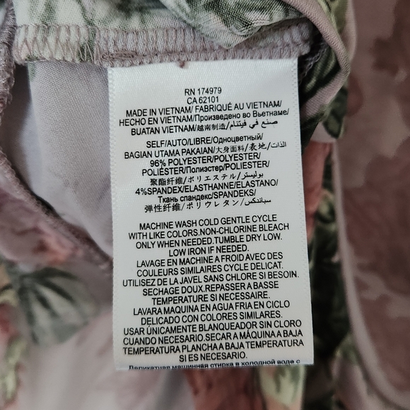 BCBGeneration Faux Wrap Ruched Lavender Rose Floral 3/4 Sleeve Mini Dress - Picture 10 of 15